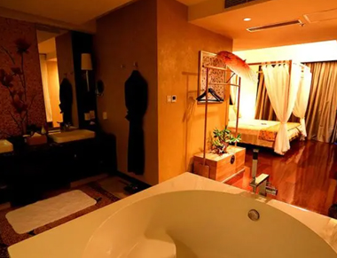 南京建邺区养生会所的黄昏恋：当爱情遇上八十岁